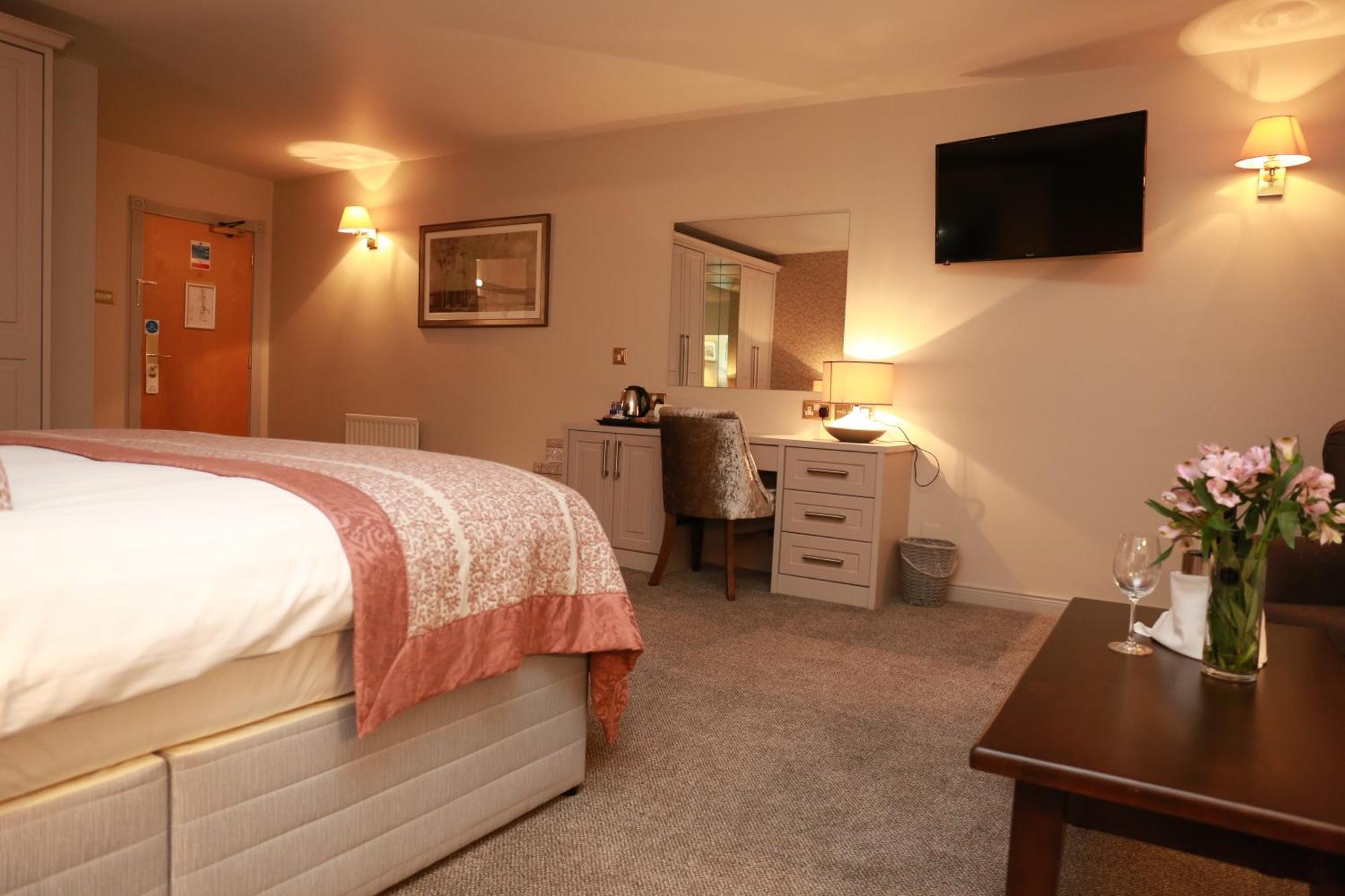 Mellon Country Inn Hotel Оума Екстериор снимка