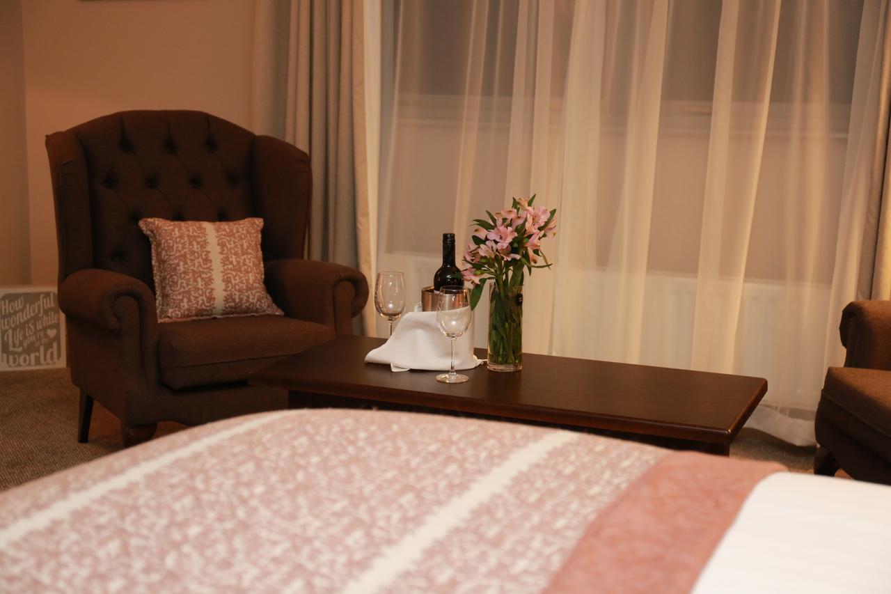 Mellon Country Inn Hotel Оума Екстериор снимка